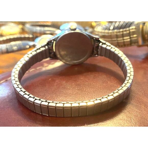 VTG Women's 30mm Gold Tone German Made Timex Electric Watch, Repair - Picture 3 of 3